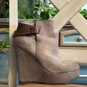 ALDO “SAVARY” boot wedges🪐